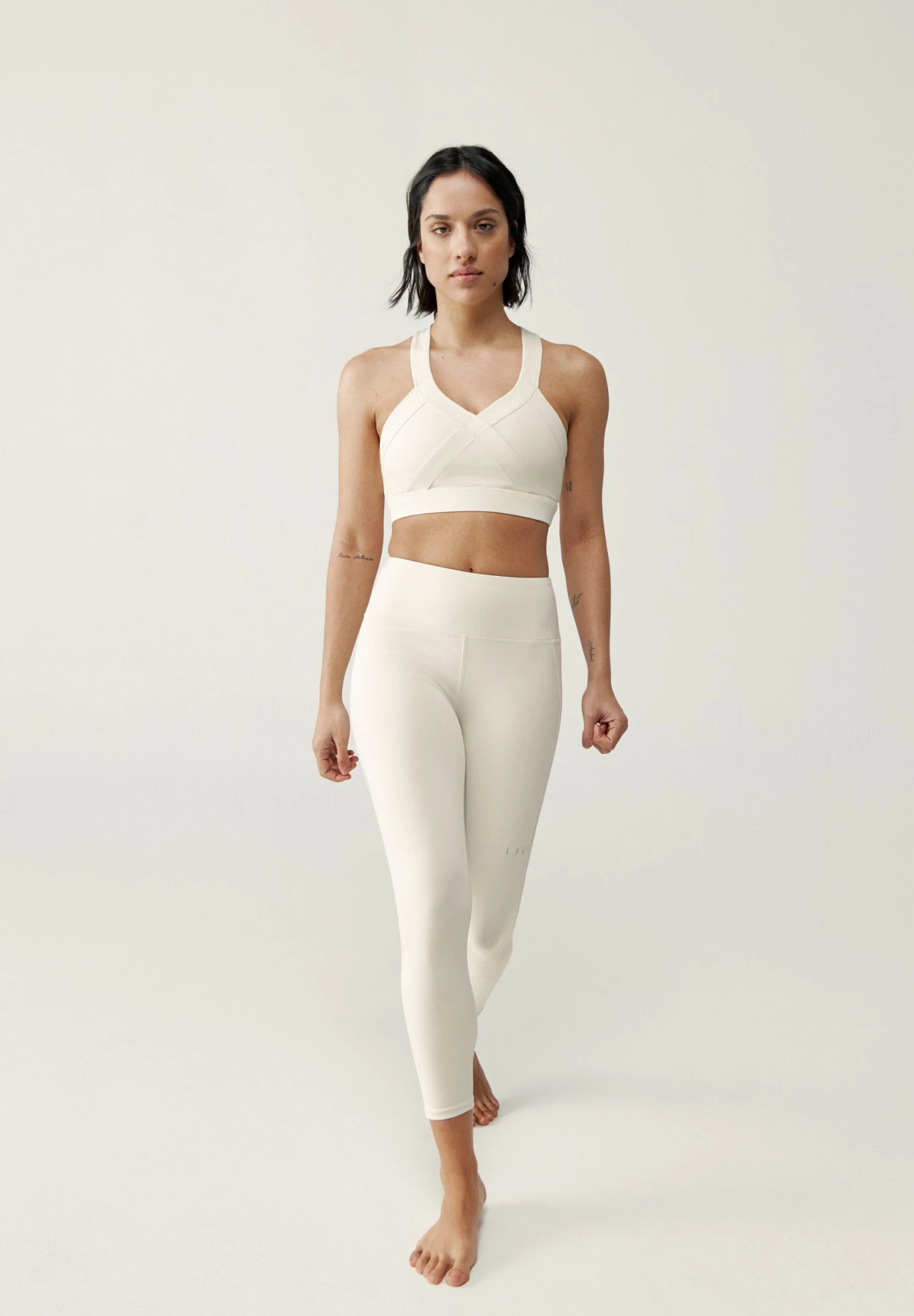 Born Living Yoga Umay - Medias - Off White 1 Born Living Yoga Umay - Medias - Off White