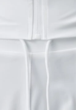 Born Living Yoga Jogger Airla - Pantalones Deportivos - White -ZALANDO Ventas 04cc9e51b9e84836b1046fc544b9eaf1