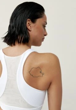 Born Living Yoga Padma 2 0 - Sujetadores Deportivos Con Sujeción Media - Blanco -ZALANDO Ventas 0824b66e1bcc4b1ab57d2fdeeb5832fb