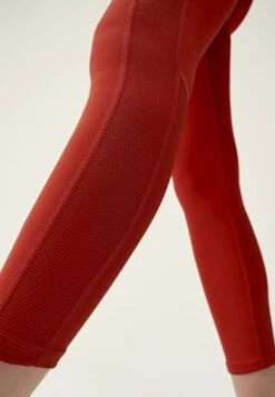 Born Living Yoga Marali - Medias - Rojo -ZALANDO Ventas 0b6abb4709dd44ad98e700517063b1c4