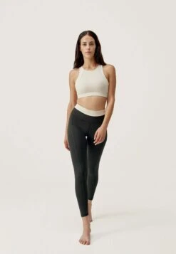 Born Living Yoga Fiorella - Sujetadores Deportivos Con Sujeción Media - Black -ZALANDO Ventas 14ec104e43ea40b1a6610a969eb4ad2d