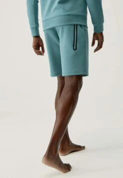 Born Living Yoga Yangtse - Pantalón Corto De Deporte - Verde -ZALANDO Ventas 19c2d257fc374843a6cf84228b4c68ef