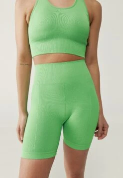 Born Living Yoga Kumari - Medias - Apple