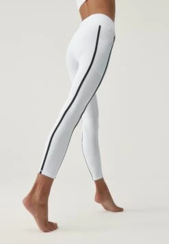 Born Living Yoga Medias - White -ZALANDO Ventas 229f6462f3ec43e0a6a78a0c3d70fc15