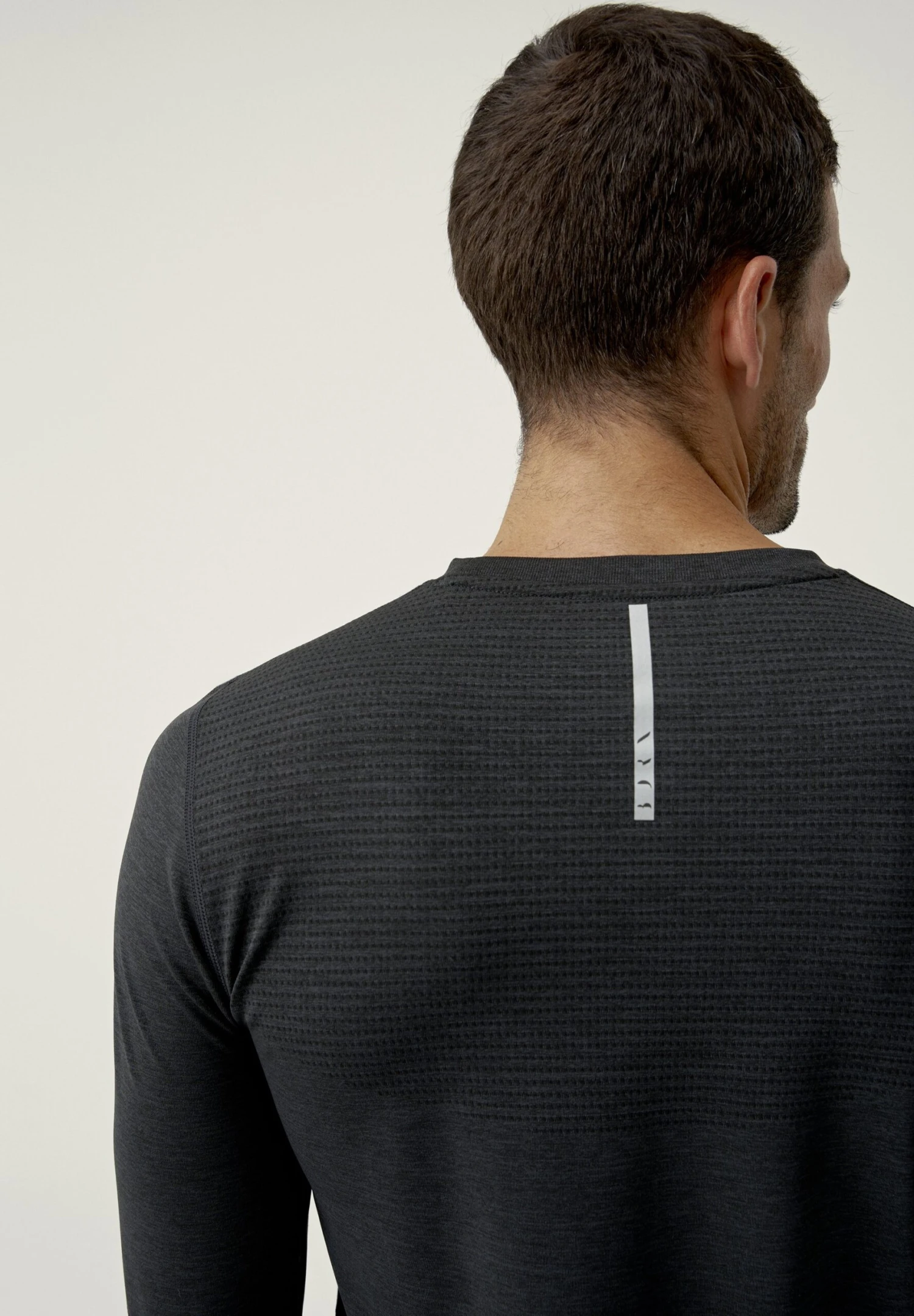 Born Living Yoga Kilux - Camiseta De Manga Larga - Gris Oscuro 3 Born Living Yoga Kilux - Camiseta De Manga Larga - Gris Oscuro - Imagen 3