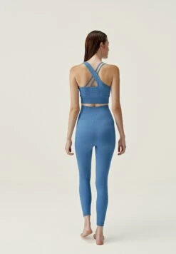 Born Living Yoga Nilay - Sujetadores Deportivos Con Sujeción Media - Azul -ZALANDO Ventas 27d745ad540b41ed8871b4311a519af4