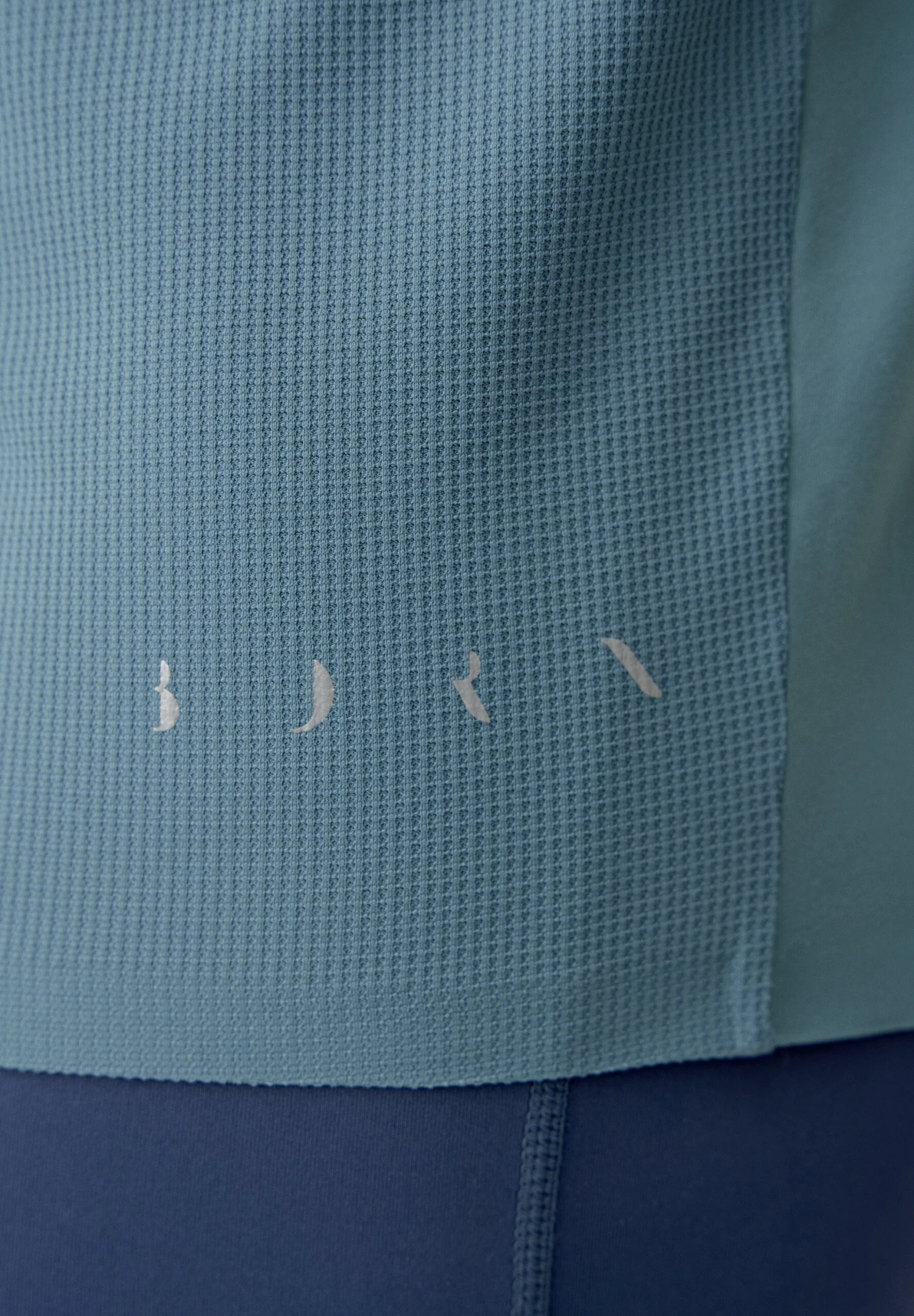 Born Living Yoga Niger - Camiseta Básica - Verde 4 Born Living Yoga Niger - Camiseta Básica - Verde - Imagen 4