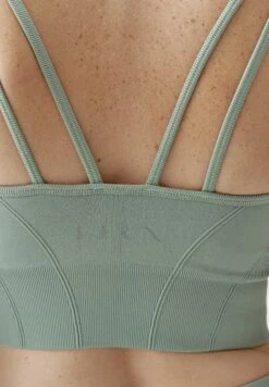 Born Living Yoga Sujetadores Deportivos Con Sujeción Ligera - Verde 8 Born Living Yoga Sujetadores Deportivos Con Sujeción Ligera - Verde -ZALANDO Ventas 3a9ec4aeacd44d3bba2c84da8eea76c3