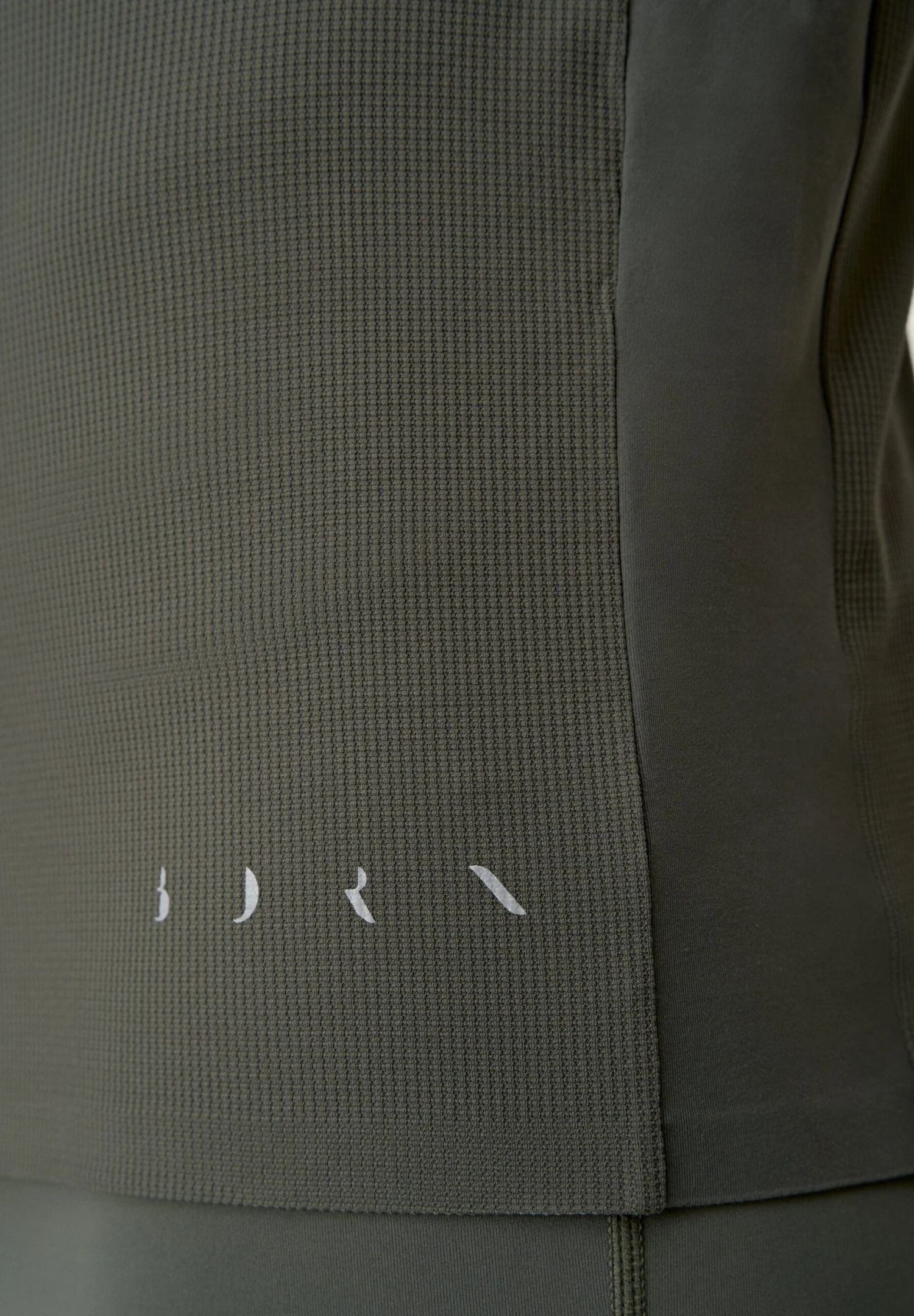 Born Living Yoga Niger - Camiseta Básica - Verde Oscuro 4 Born Living Yoga Niger - Camiseta Básica - Verde Oscuro - Imagen 4