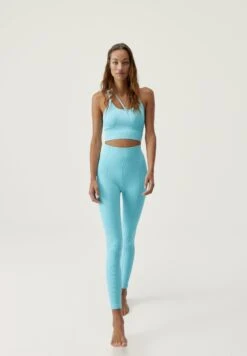 Born Living Yoga Selene Provence - Medias - Provence