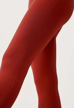 Born Living Yoga Medias - Rojo -ZALANDO Ventas 51fb2560cf7b4d3b9c66ff00c118a5da