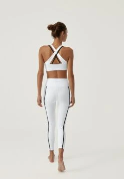 Born Living Yoga Hanae- Sujetadores Deportivos Con Sujeción Ligera - White Black -ZALANDO Ventas 54834bf25beb4a6b9a4218271b26e281