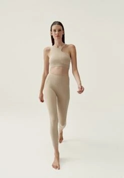 Born Living Yoga Sujetadores Deportivos Con Sujeción Media - Beige -ZALANDO Ventas 59ef7db5d6c744c9bc24f21440249ad6