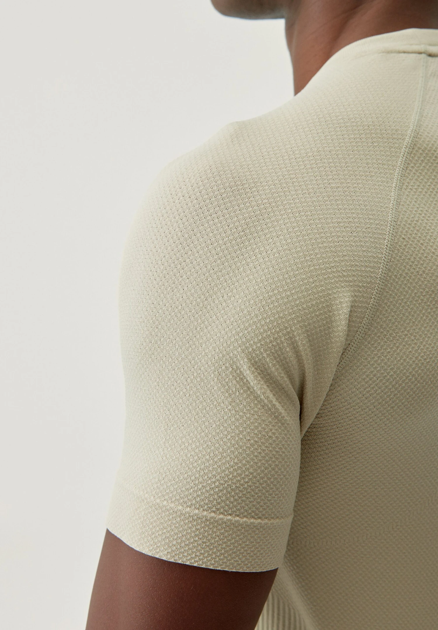 Born Living Yoga Otawa - Camiseta Básica - River Stone 4 Born Living Yoga Otawa - Camiseta Básica - River Stone - Imagen 4