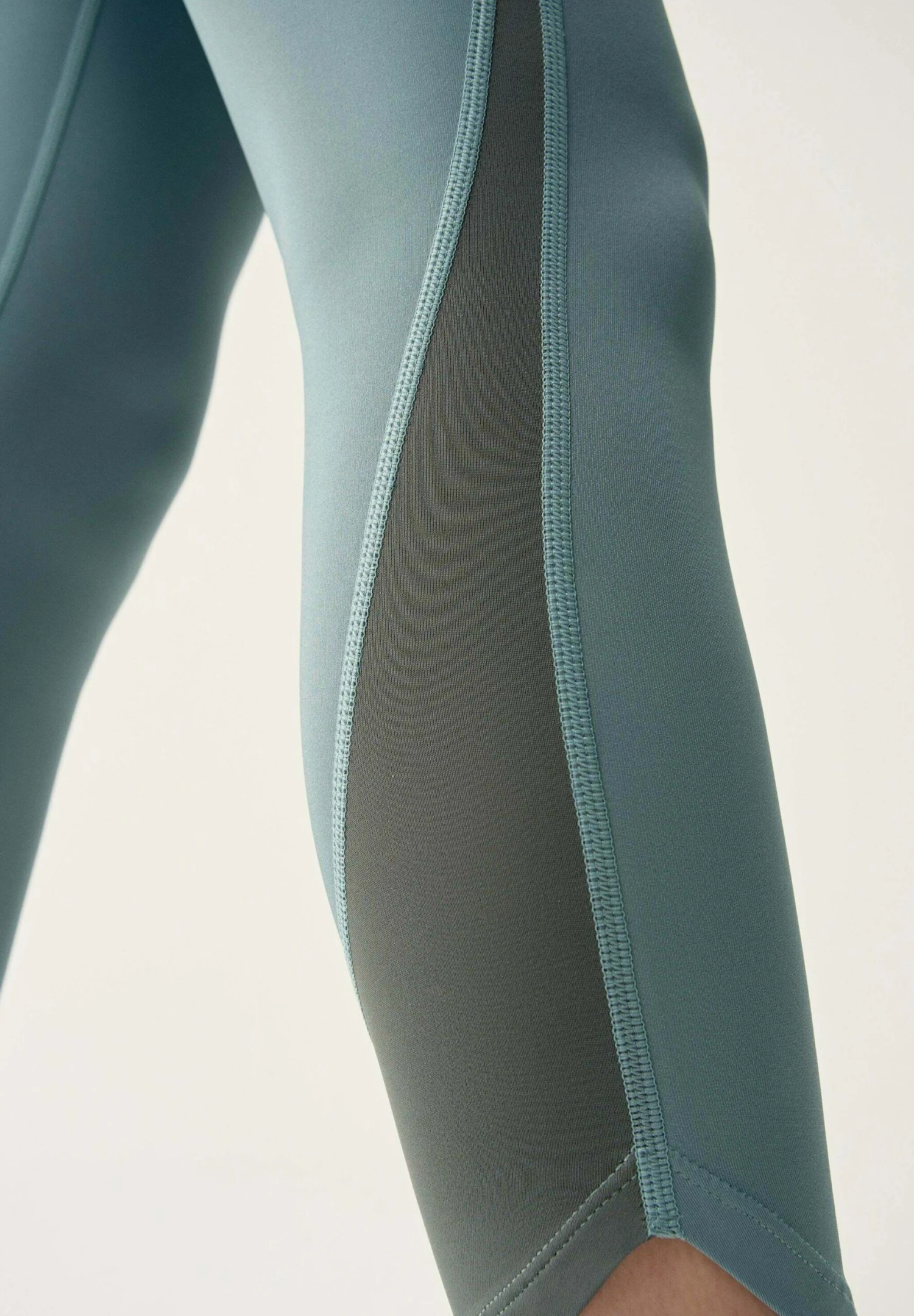 Born Living Yoga Upala - Medias - Verde Claro 5 Born Living Yoga Upala - Medias - Verde Claro - Imagen 5