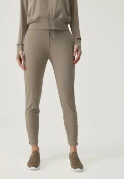 Born Living Yoga Jogger Airla Fossil - Pantalones Deportivos - Fossil