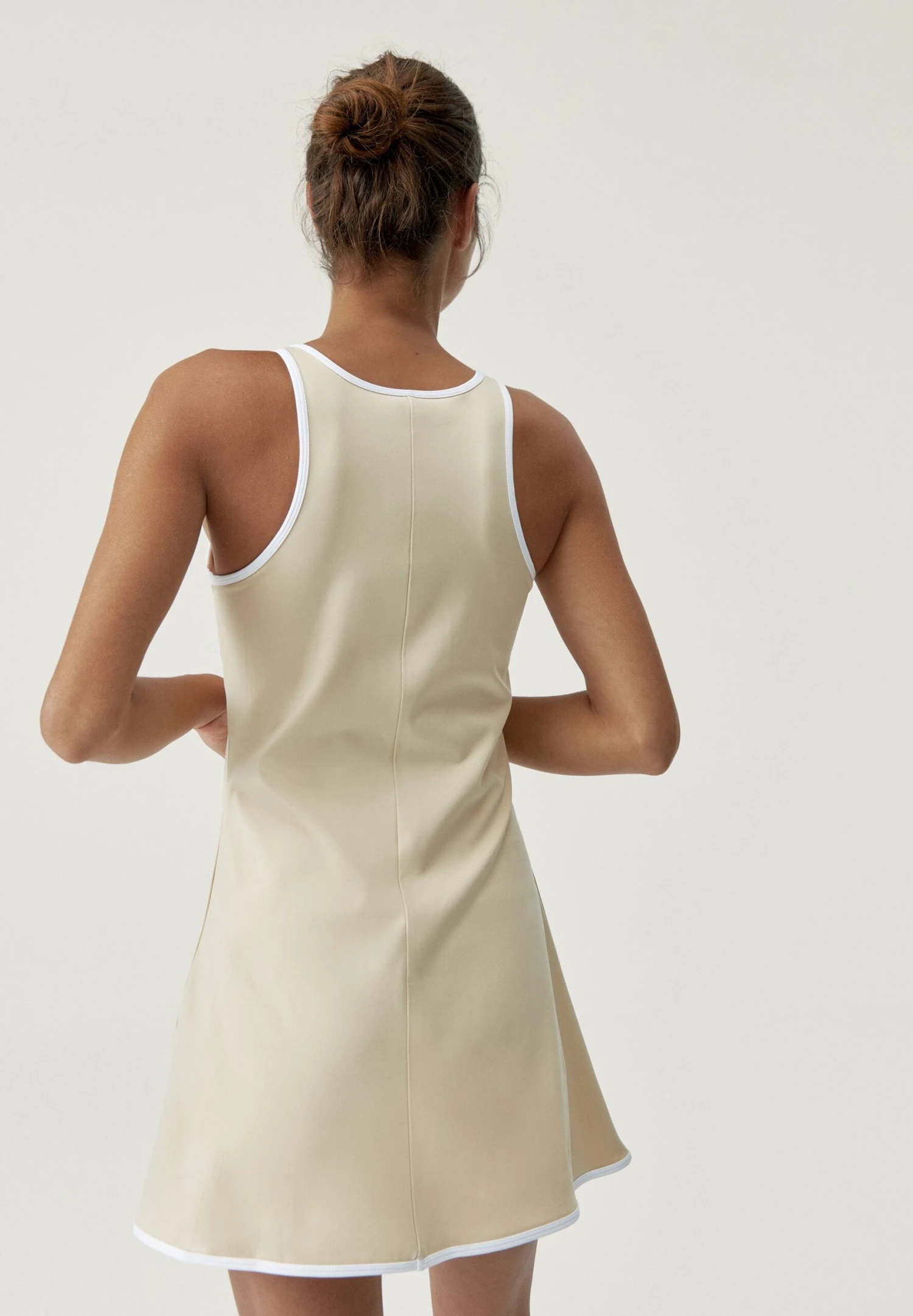 Born Living Yoga Laver Oat- Vestido De Deporte - Oat Milk 3 Born Living Yoga Laver Oat- Vestido De Deporte - Oat Milk - Imagen 3