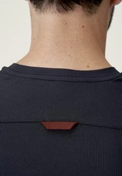 Born Living Yoga Nekong - Camiseta De Manga Larga - Negr -ZALANDO Ventas 8305058364ed41e7af2a4199257fb3a3