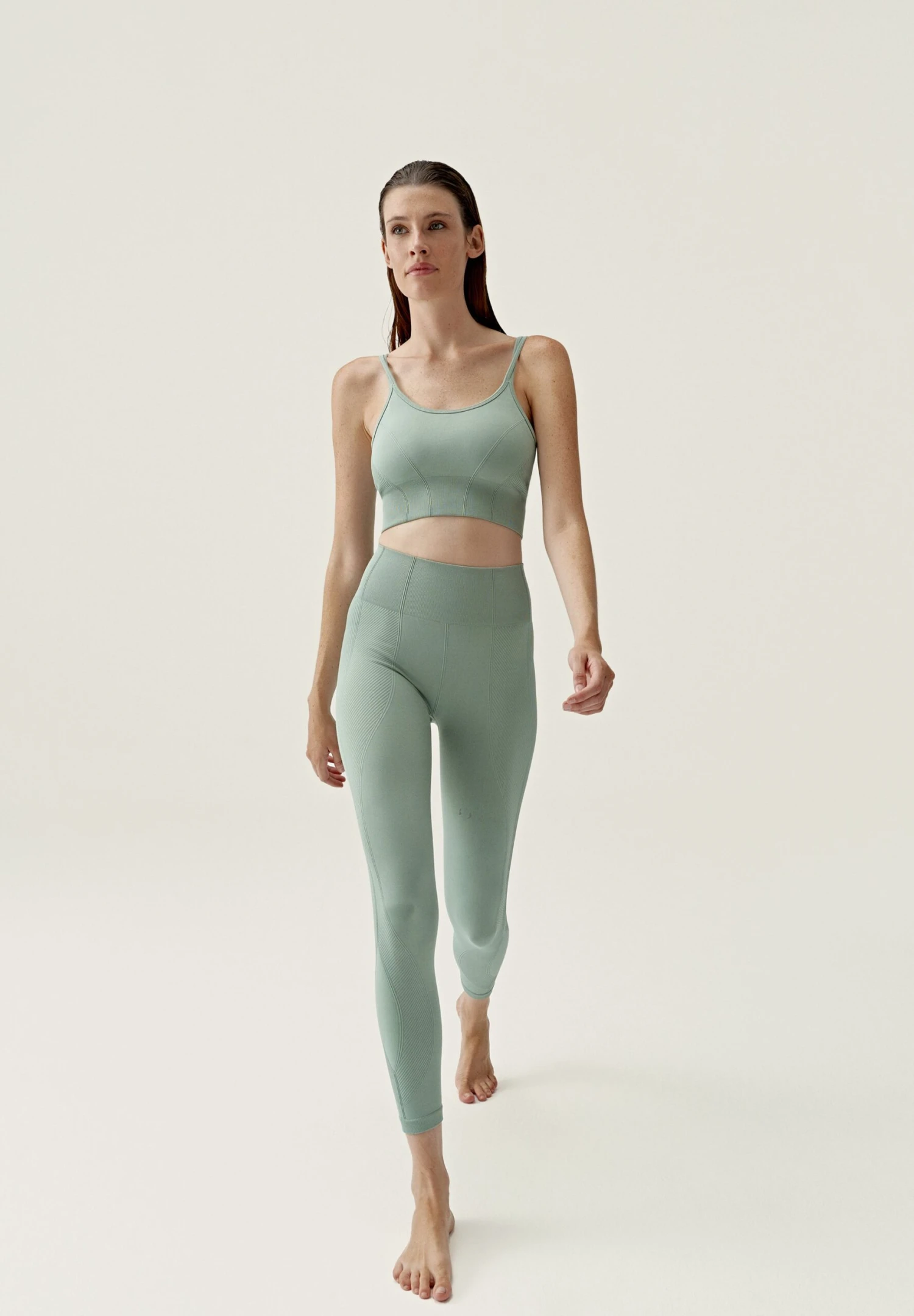 Born Living Yoga Sureya - Medias - Verde 1 Born Living Yoga Sureya - Medias - Verde