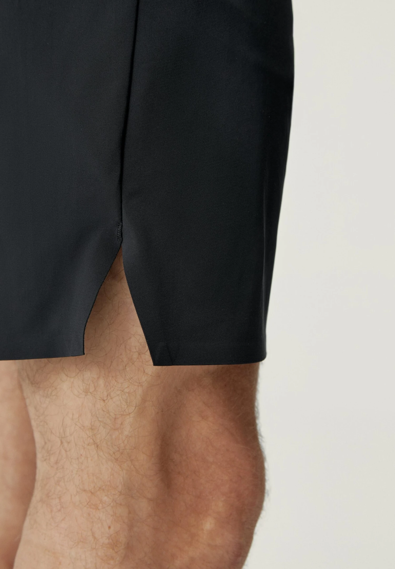 Born Living Yoga Orinoco - Pantalón Corto De Deporte - Black 4 Born Living Yoga Orinoco - Pantalón Corto De Deporte - Black - Imagen 4