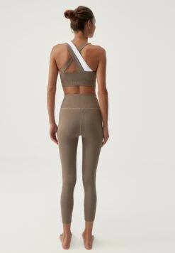 Born Living Yoga Top Cleo- Sujetadores Deportivos Con Sujeción Media - Fossil -ZALANDO Ventas 8c39168f34c446429cc8bdac236e59dc