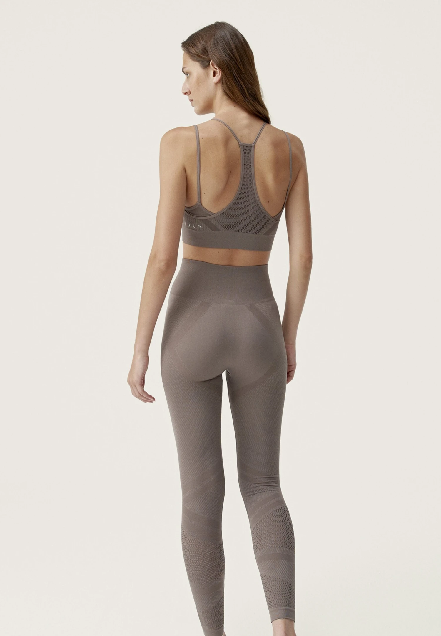 Born Living Yoga Maya - Medias - Marron Topo 2 Born Living Yoga Maya - Medias - Marron Topo - Imagen 2