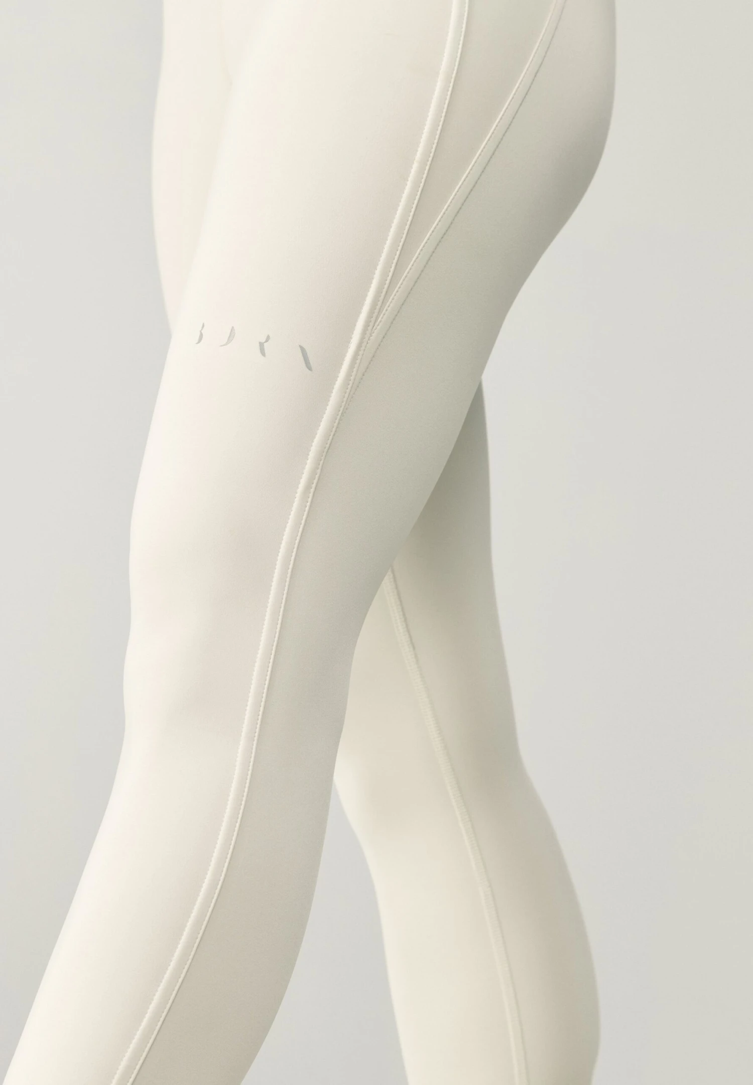 Born Living Yoga Umay - Medias - Off White 6 Born Living Yoga Umay - Medias - Off White - Imagen 6