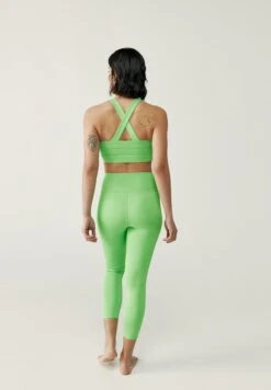 Born Living Yoga Umay - Sujetadores Deportivos Con Sujeción Media - Verde -ZALANDO Ventas b51eefdb3e9e4a4c8111f5705827d601