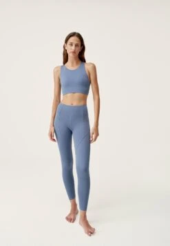 Born Living Yoga Indi - Sujetadores Deportivos Con Sujeción Ligera - Azul Marino -ZALANDO Ventas baa608cd50a543c09ffee6504688ac69