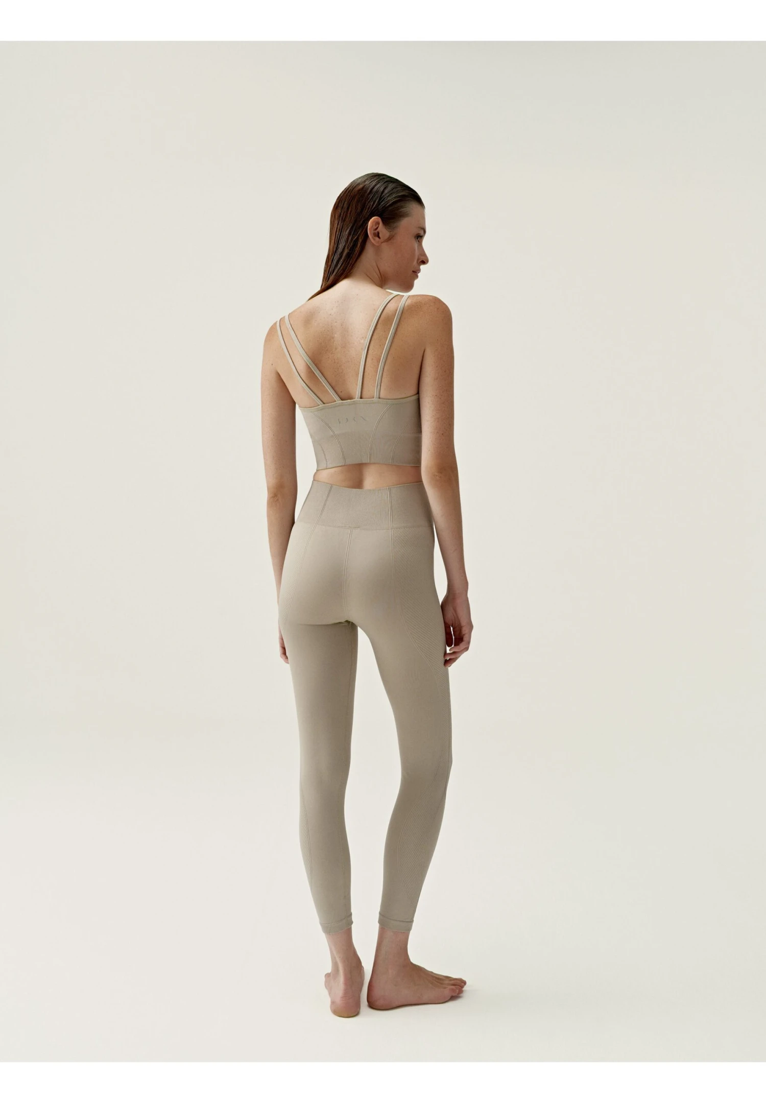 Born Living Yoga Sureya - Medias - Beige 2 Born Living Yoga Sureya - Medias - Beige - Imagen 2