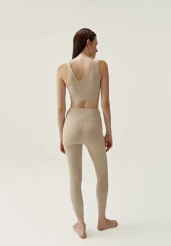 Born Living Yoga Sujetadores Deportivos Con Sujeción Media - Beige -ZALANDO Ventas c23521f405cc4babb684e6eddbf714c6