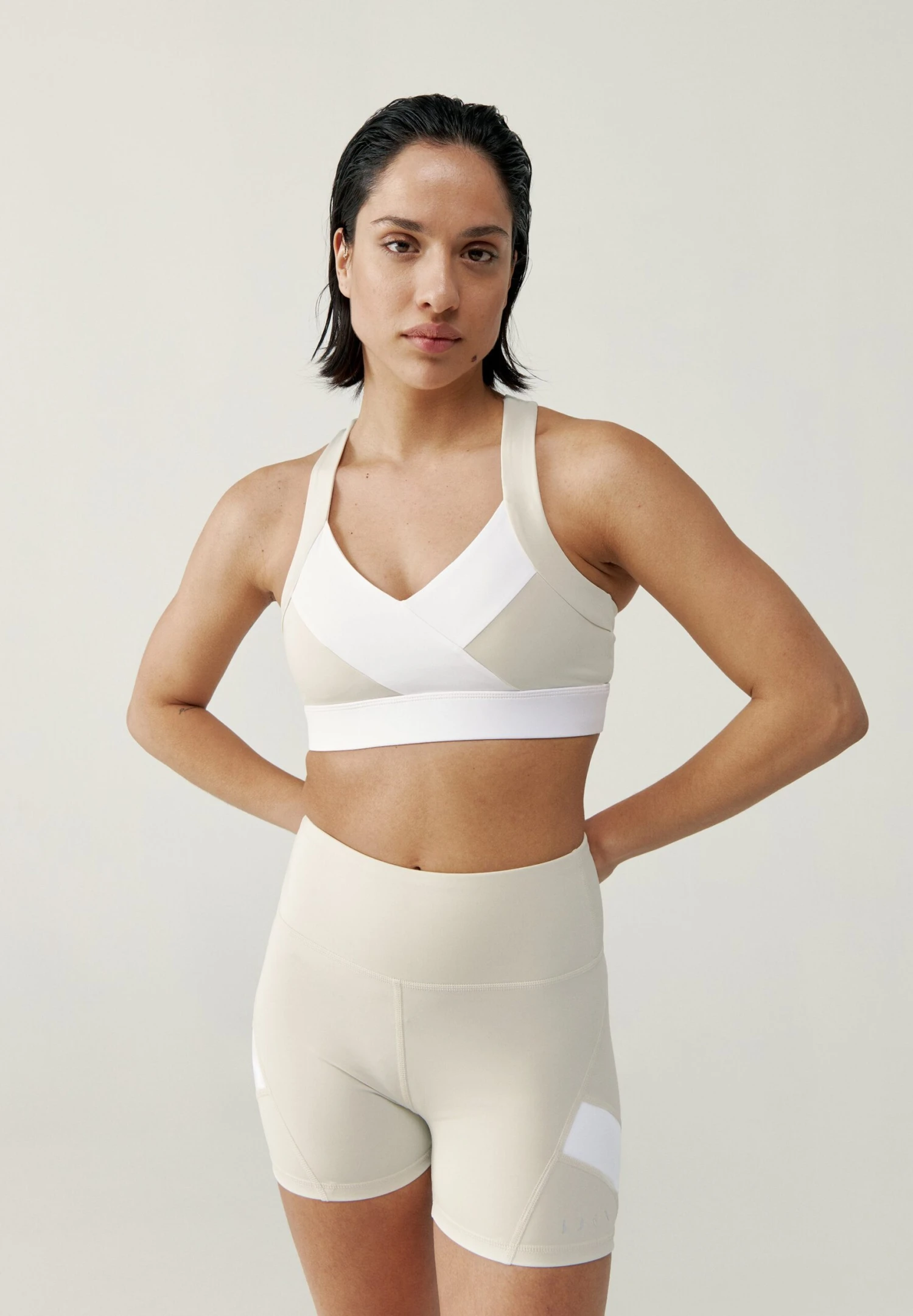 Born Living Yoga Layna - Medias - Beige 1 Born Living Yoga Layna - Medias - Beige