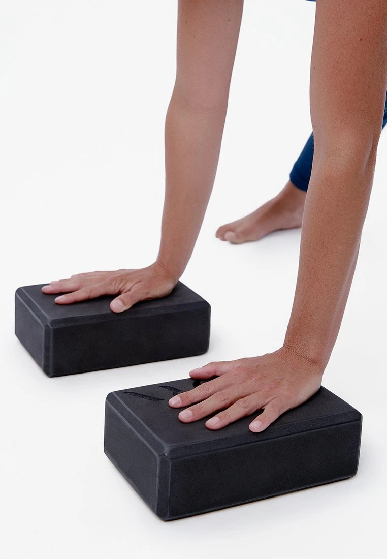 Born Living Yoga Yoga Block Pack 2 Uds - Fitness/Yoga - Black 1 Born Living Yoga Yoga Block Pack 2 Uds - Fitness/Yoga - Black